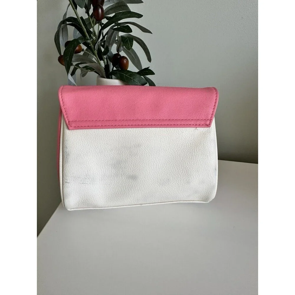 Diptyque x Qatar Airways Breast Cancer Awareness Makeup Bag Pink White Ribbon